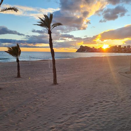 Sunny Morning Of Costa Blanca - Sunset Waves Benidorm Apartment Luaran gambar