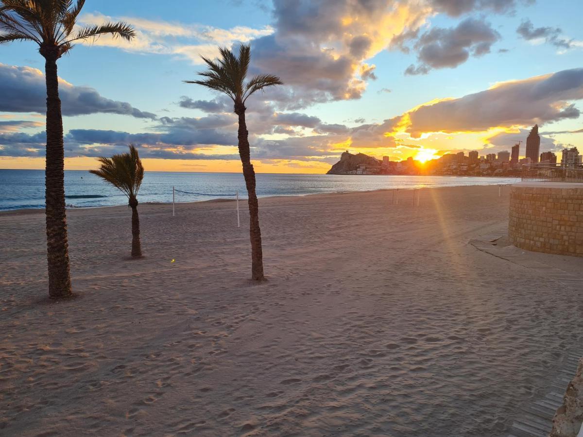 Sunny Morning Of Costa Blanca - Sunset Waves Benidorm Apartment Luaran gambar